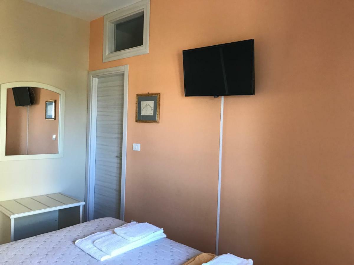 Frontemare Bed & Breakfast อากริเจนโต ภายนอก รูปภาพ